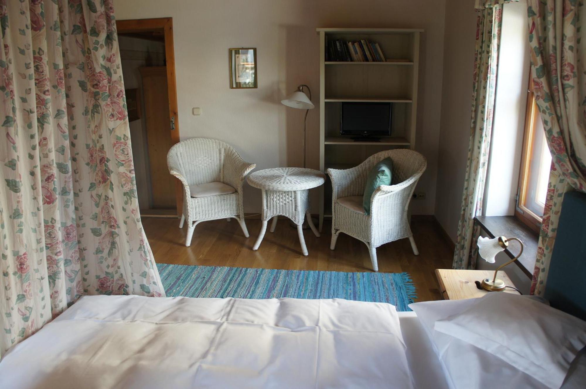 Hotel Schwarzer Adler Erlangen Rum bild